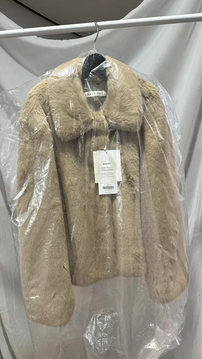 (새제품)라티젠 퍼자켓 LTG7 FUR JACKET(BEIGE)